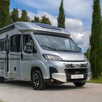 Camping-car compact profilé